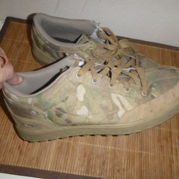 Oakley | Shoes | Rare Oakley Camo Canvas Shoes Mens Size 2  display picture 2